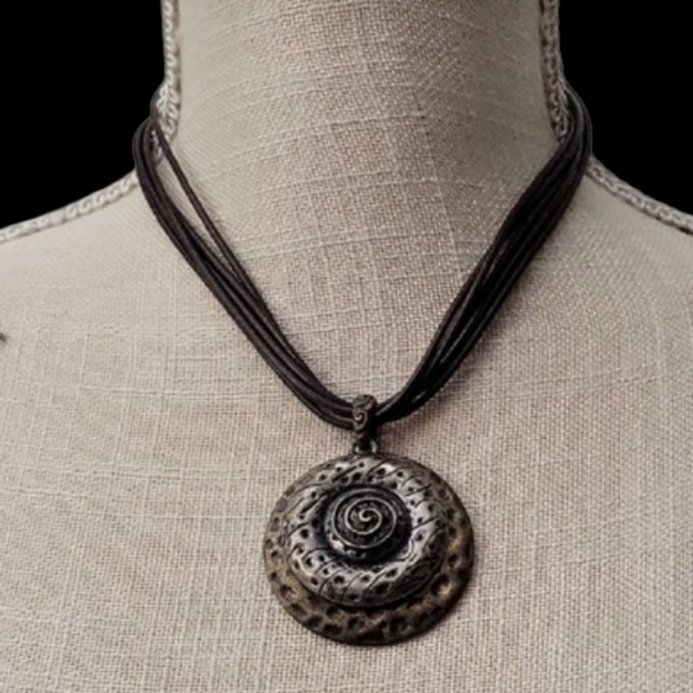 Elegant Spiral Pendant Necklace